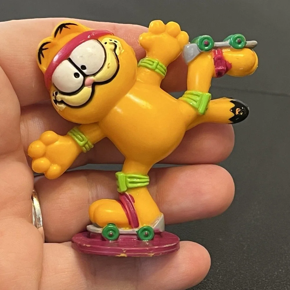 Vintage 1981 Garfield On Roller Skates & In Motion PVC Mini Figurine Figure Lot